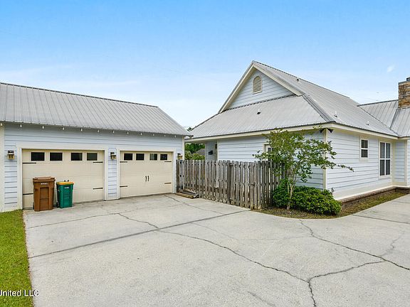 3rd image of 13259 River Bluff Dr