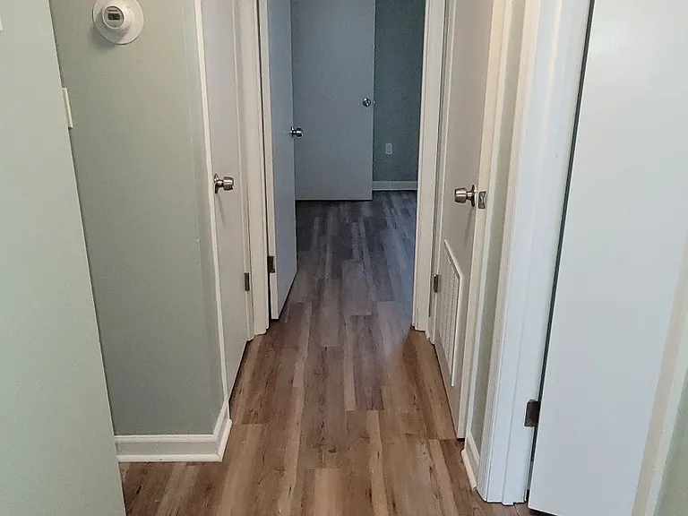 1037 Carriage Dr #C — Photo 3