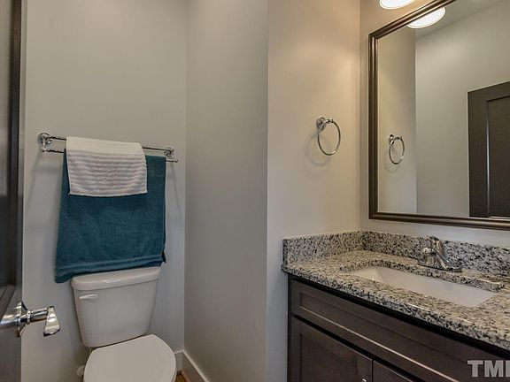 4th image of 102 S Fiori Hill Dr