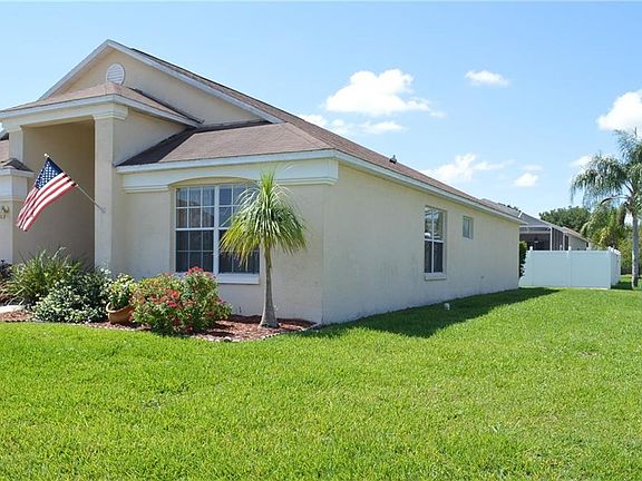 2nd image of 165 Sabal Lake Dr