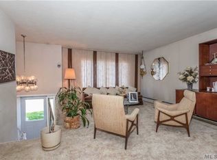 322 Saint Marks Ave, Freeport, NY 11520