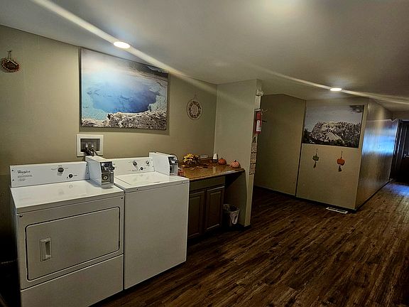 3rd image of 48 Greenwood St