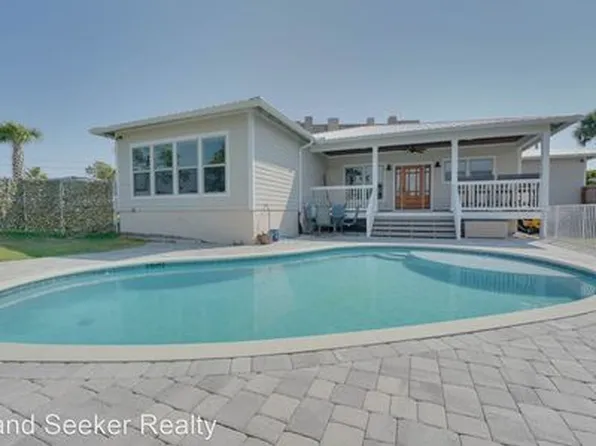 261 Lullwater Dr, Panama City Beach, FL 32413