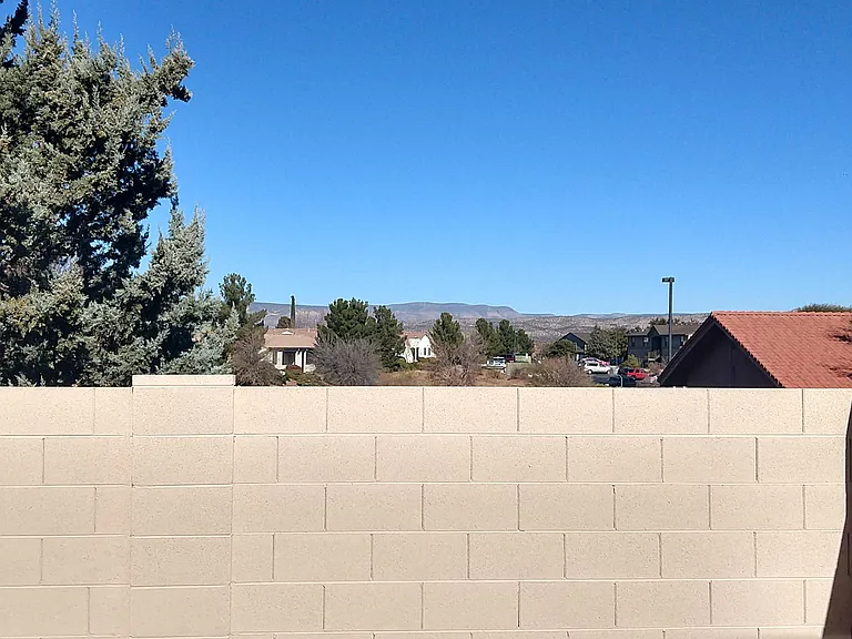 1706 E Arroyo Seco — Photo 11