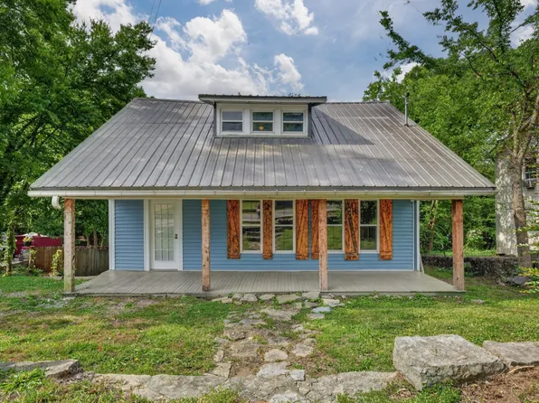 408 Washington St W, Fayetteville, TN 37334