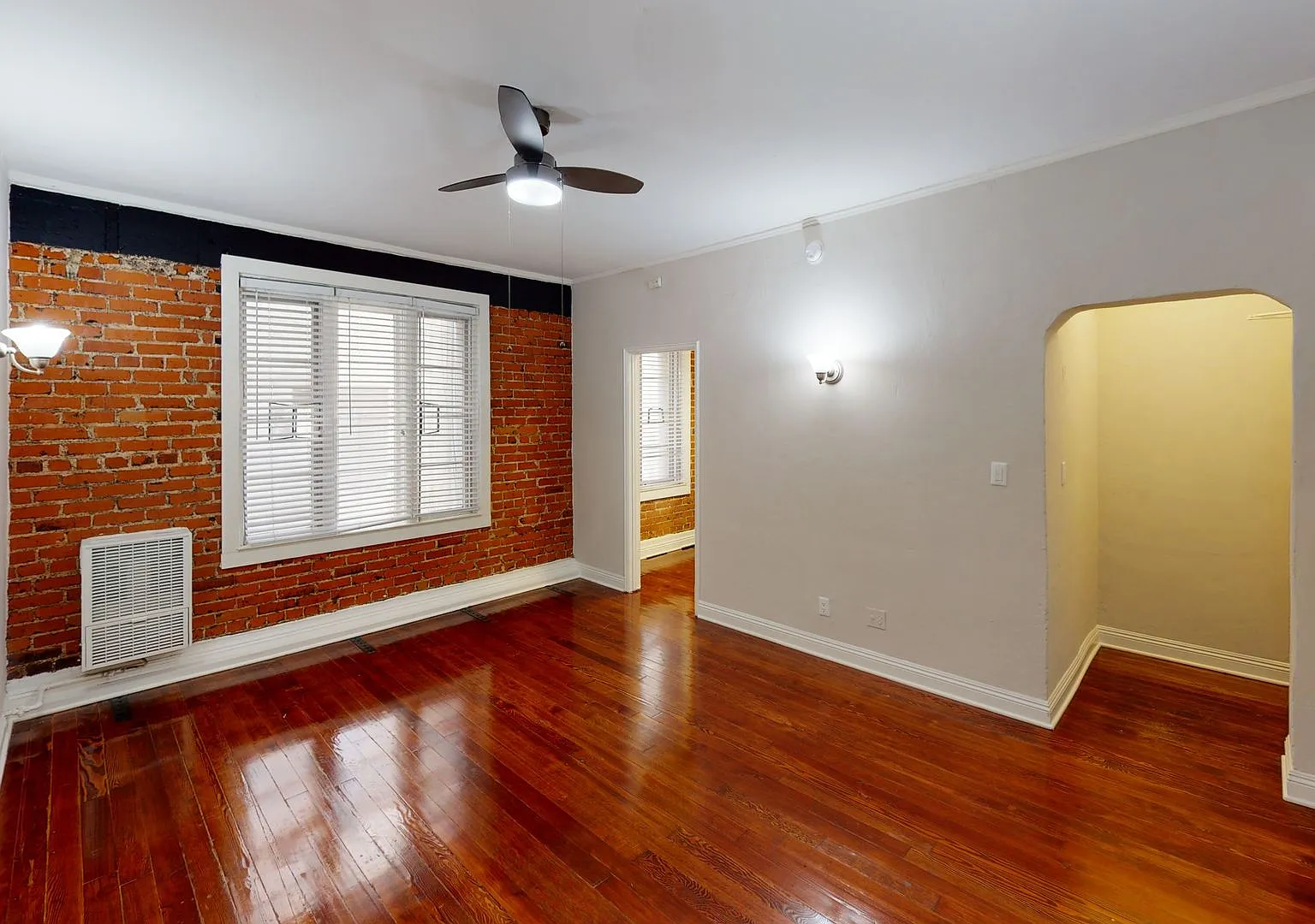La Chandelle Apts...Charming building...Renovated Apartments Available...Hardwood Floors! — Photo 3