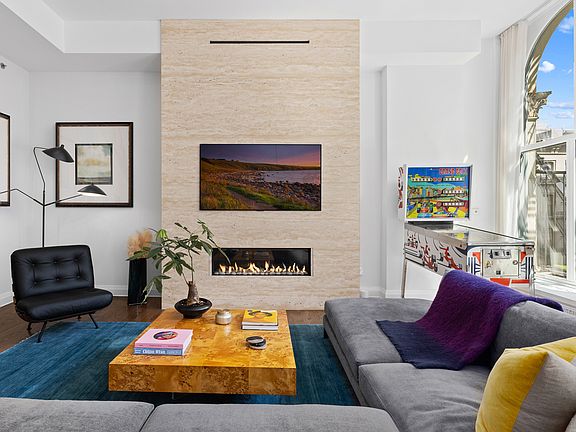 4th image of 391 Broadway #Loft3