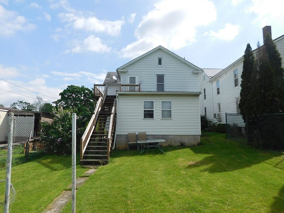 2nd image of 107 Spring St