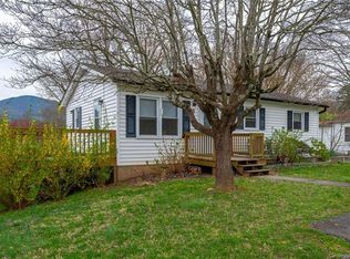 72 Vance Ave, Black Mountain, NC 28711