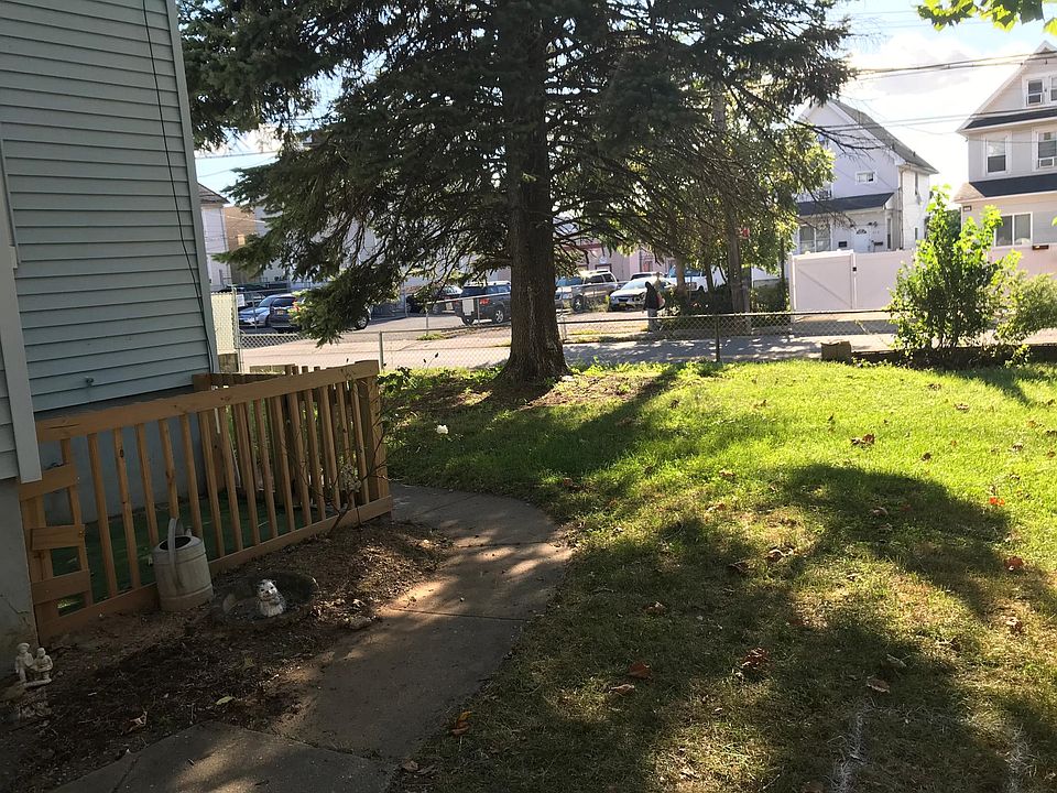 1st image of 32 White Pl #3