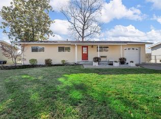 534 Aqua Ridge Dr, Saint Louis, MO 63129