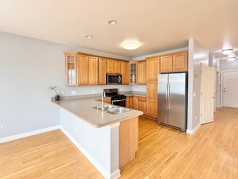 930 Case St — Photo 6