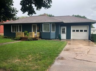 316 S Walnut St, Freeman, SD 57029