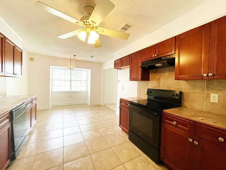 16405 Patton Ave — Photo 5