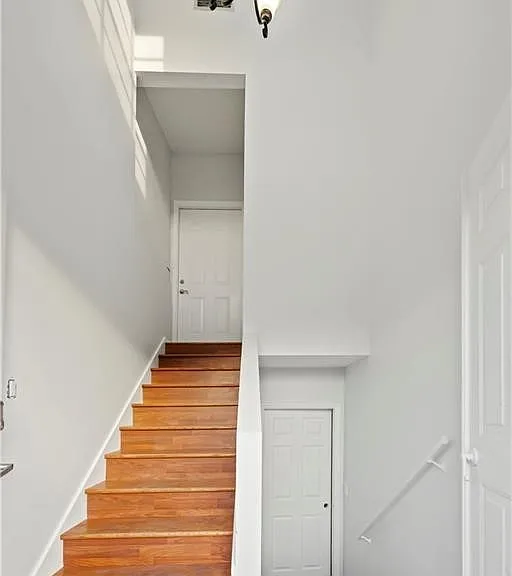 260 13th St SW — Photo 12