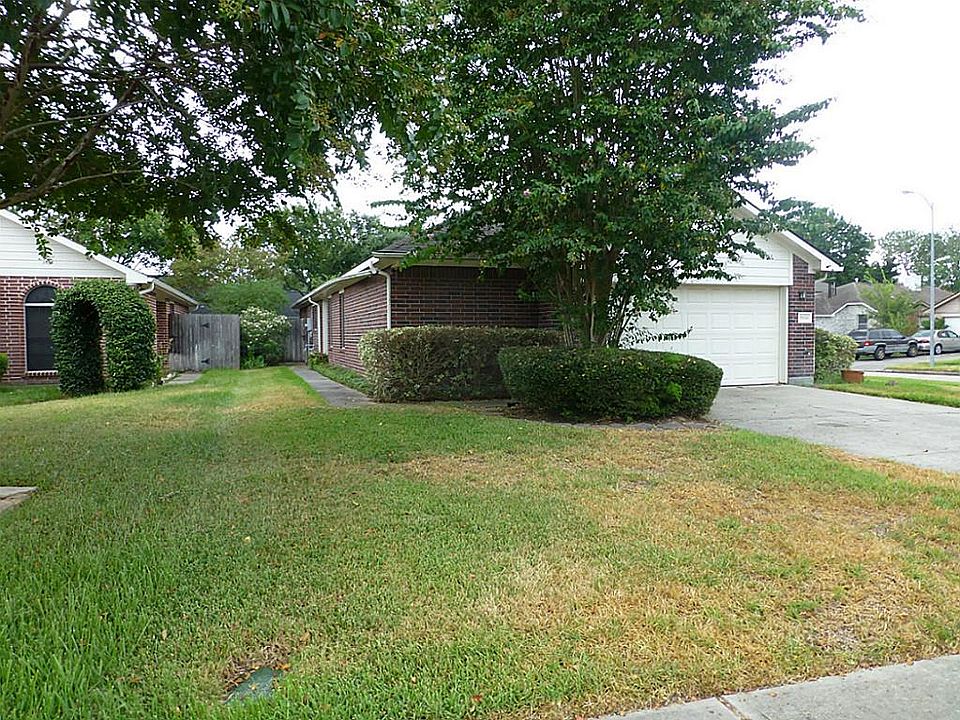 1st image of 18114 Beaverdell Dr
