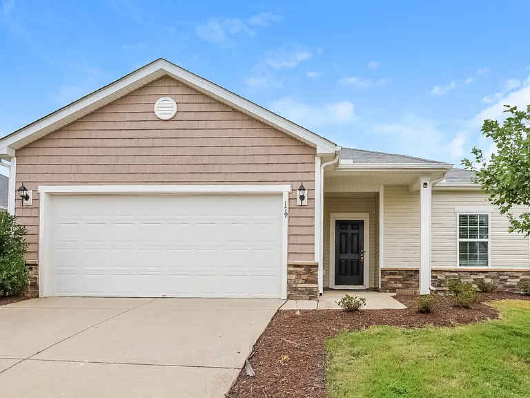 179 Plymouth Dr — Photo 1