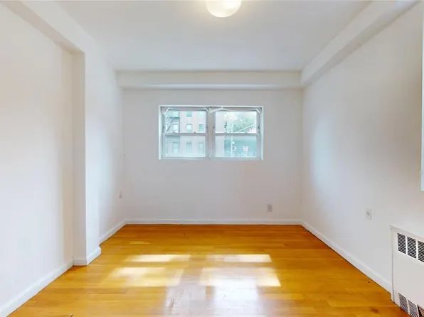 124-01 Hillside Avenue image 16 of 20