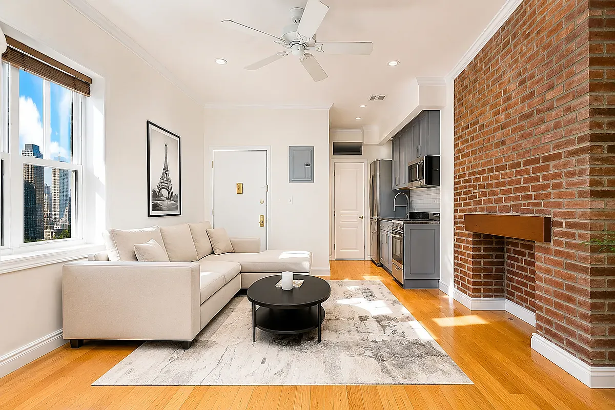 44 Avenue B — Photo 1