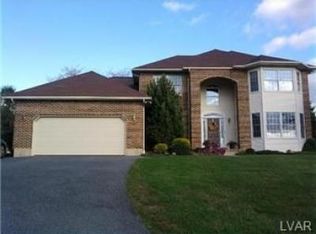 5569 Ridge Rd, Slatington, PA 18080