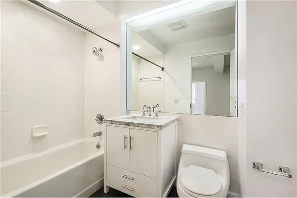 Rented by HighRiseNY | media 18