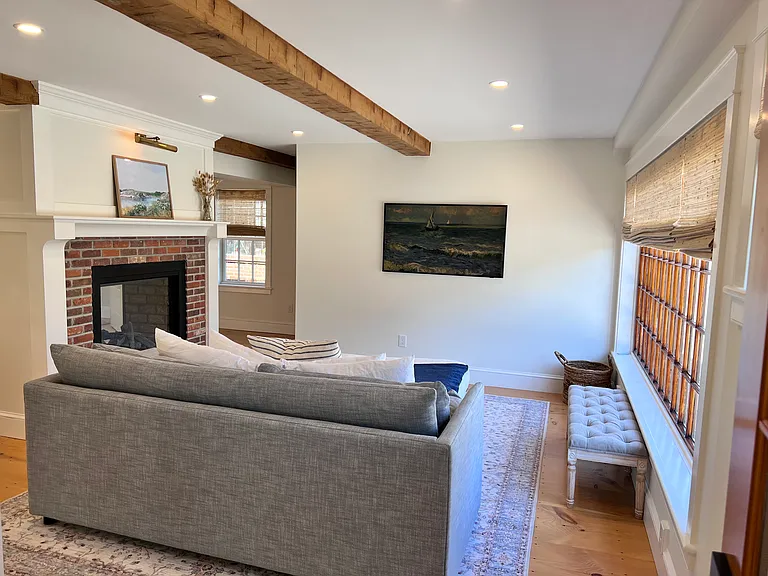 14 Sugarloaf St — Photo 12