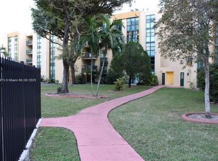 11780 SW 18th St APT 303-2, Miami, FL 33175