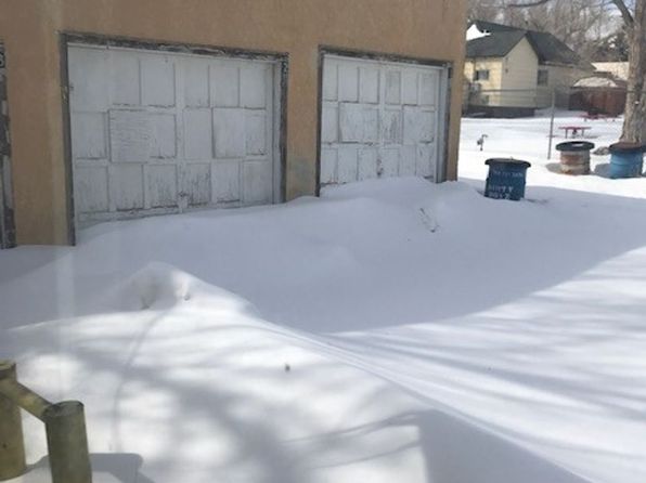 911 1/2 W Maple St, Rawlins, WY 82301
