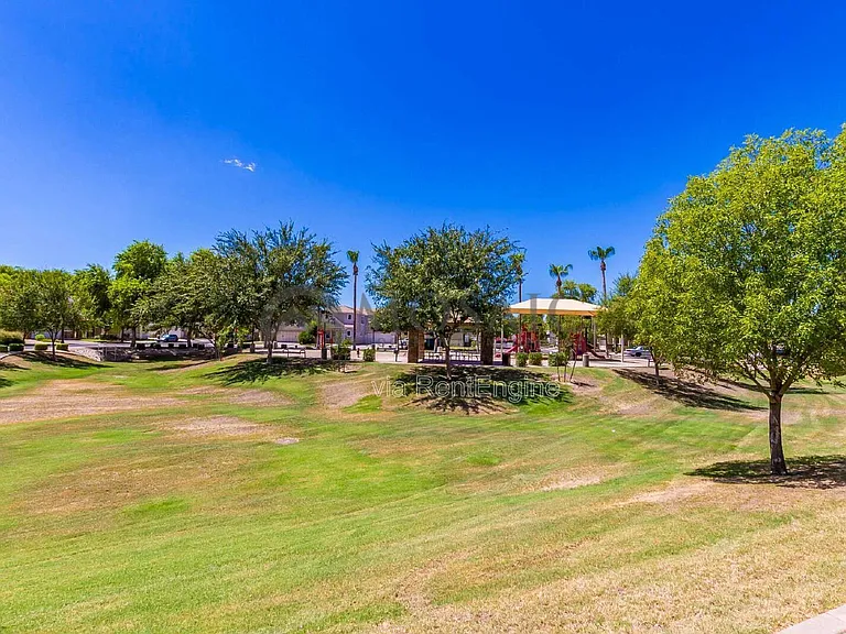 1384 S Sabino Dr — Photo 43