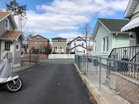 5th image of 178D Edgewater Park #60E