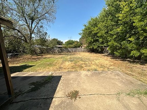 5th image of 1411 Doris Dr