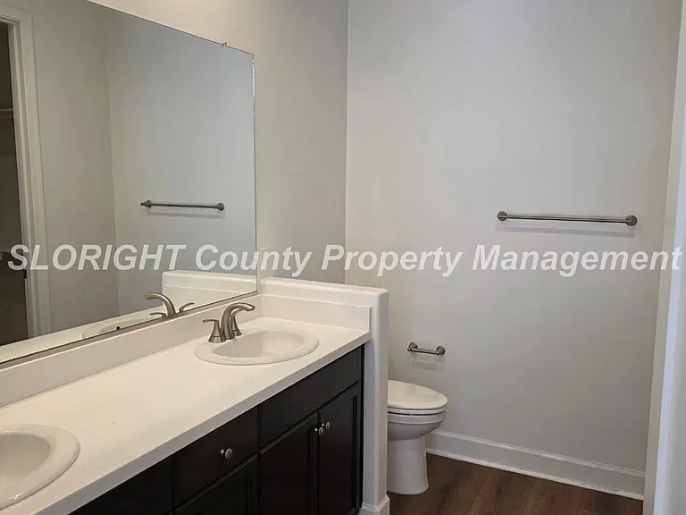 1028 Forest St — Photo 8