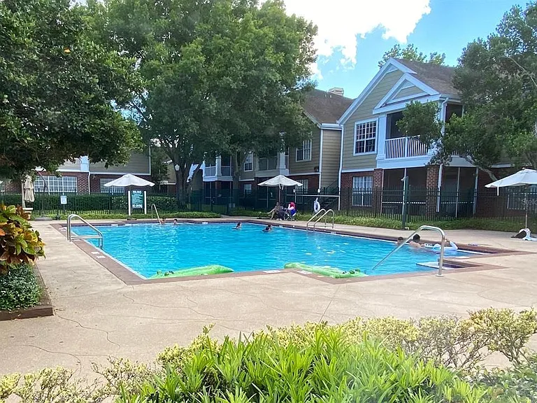 Elm Park Dr — Photo 17