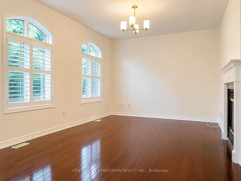 2238 Gladacres Ln — Photo 11