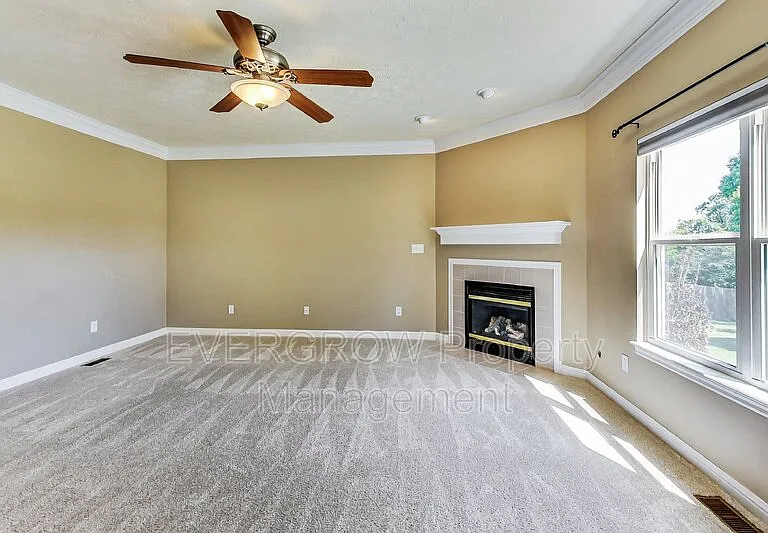 1047 Andrew Ct — Photo 7