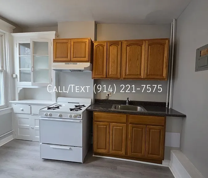 18 Seymour St #2R — Photo 6
