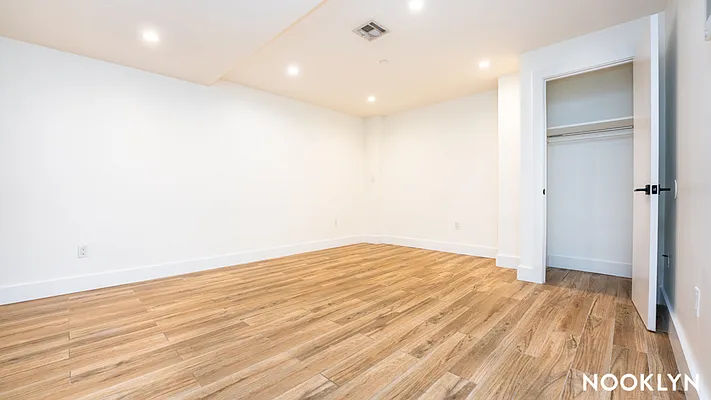 Rented by Nooklyn NYC LLC | media 11
