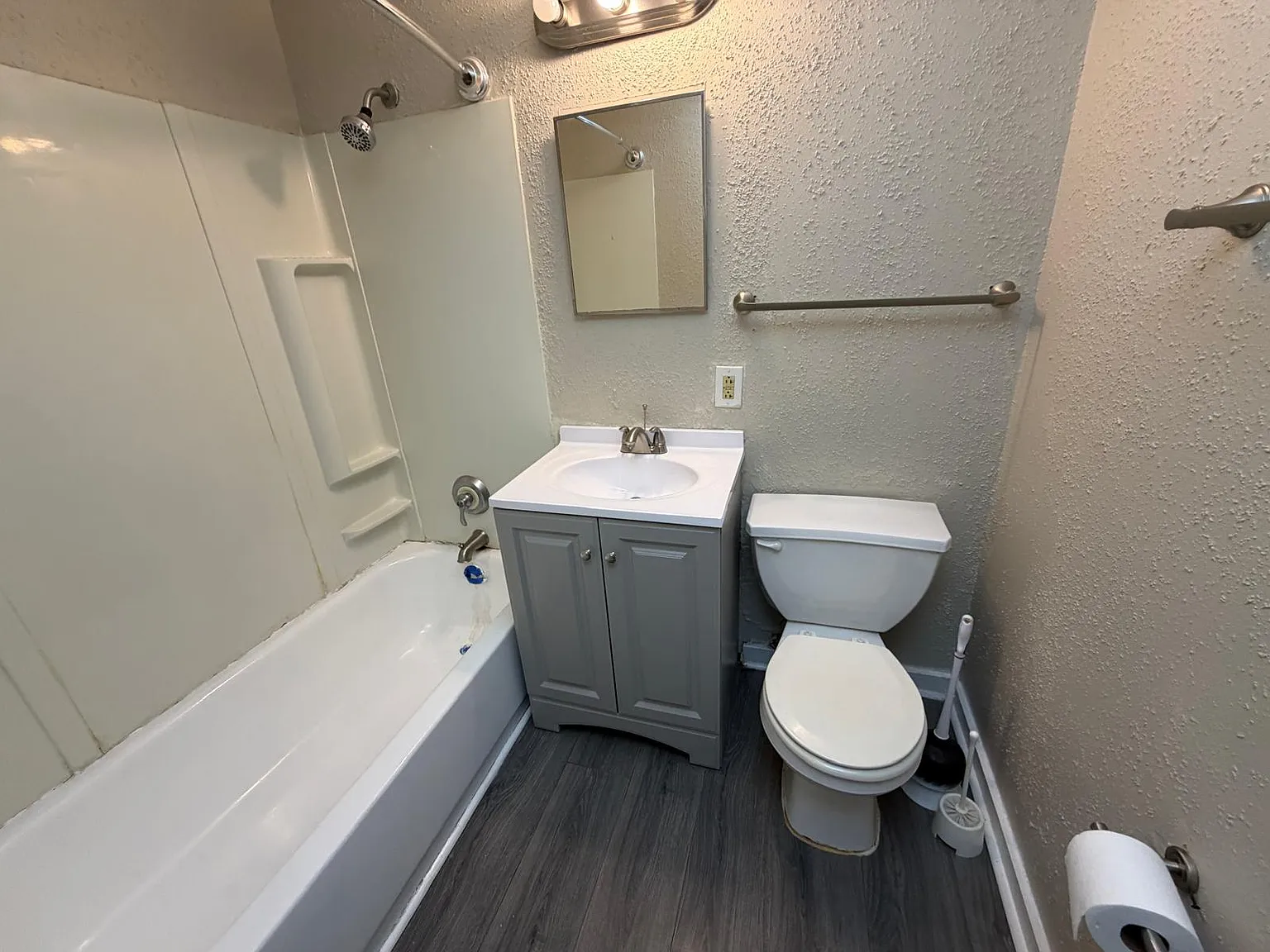 3 bed, $1,370 — Photo 4