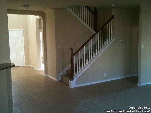 5th image of 210 Kenisington Drive