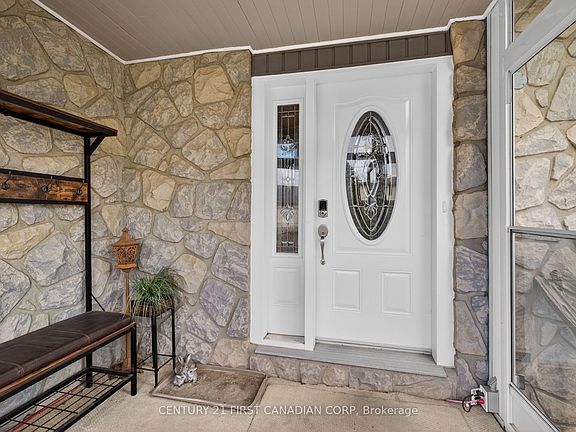 5th image of 1093 Viscount Rd