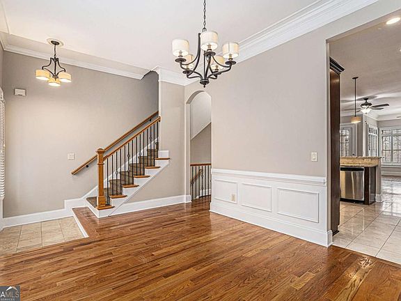 5th image of 1035 Pearl Point