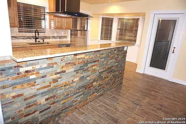 7634 Susan Elaine St — Photo 12