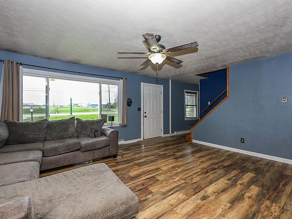 4th image of 428 Drake Rd