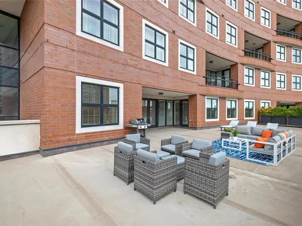 155 Carondelet Plz Unit 300, Saint Louis, MO 63105