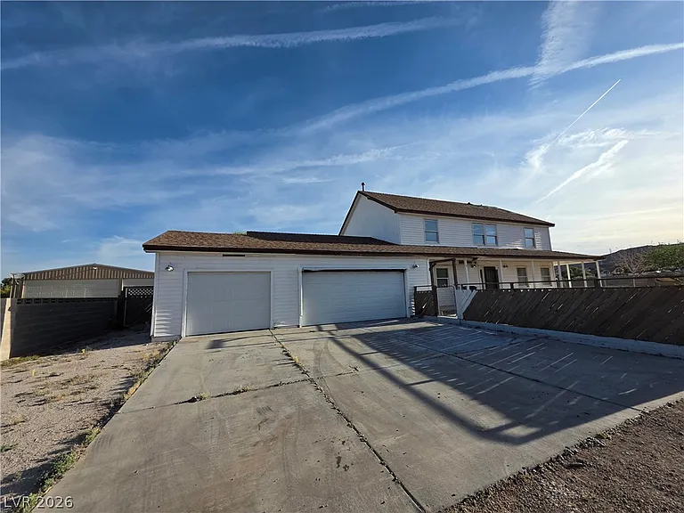 1590 Mustang Dr — Photo 3