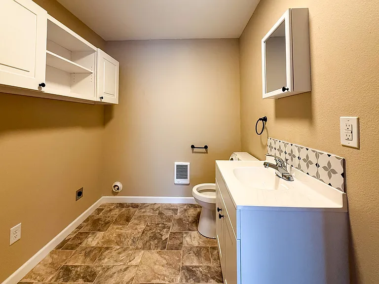 501 E 2nd Ave #1 — Photo 6