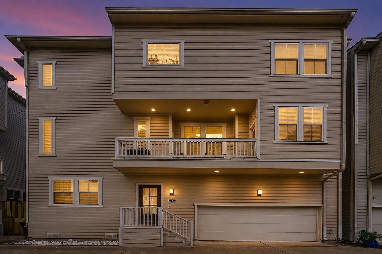 3 bed, 3.5 bath, 2241 sqft, $3,400 — Photo 4