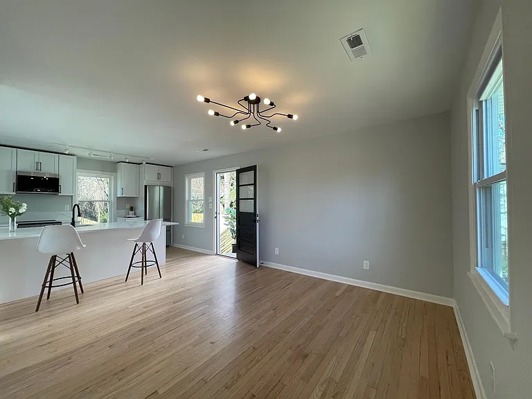 1025 Grove St #A — Photo 3