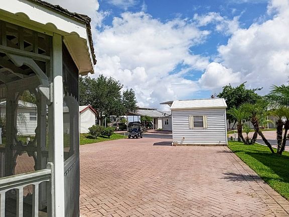 4th image of 2216 Saint George Dr #2035
