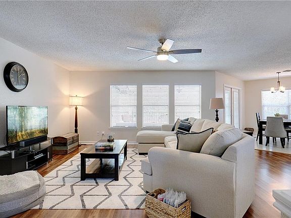 5th image of 301 Kissimmee Dr